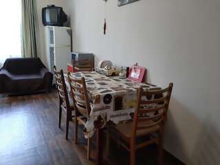 Гостевой дом Звёздный Одесса Улучшенный четырехместный номер-23