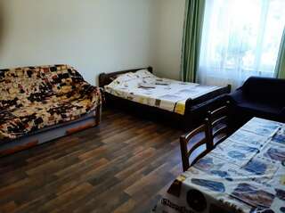 Гостевой дом Звёздный Одесса Улучшенный четырехместный номер-25